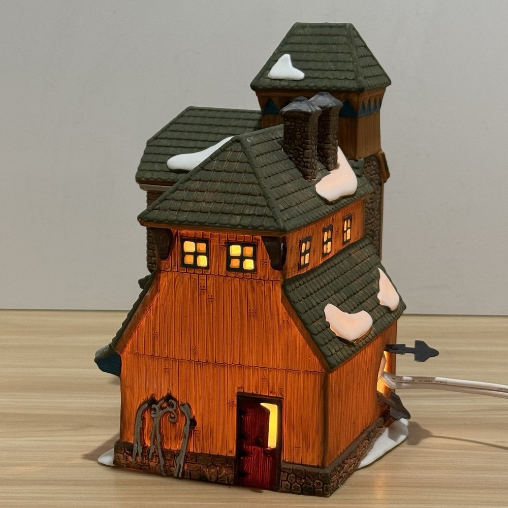 Dept 56 New England Village Series Mc Grebe Cutters & Sleighs Box & Light 5640-5 - Picture 5 of 16